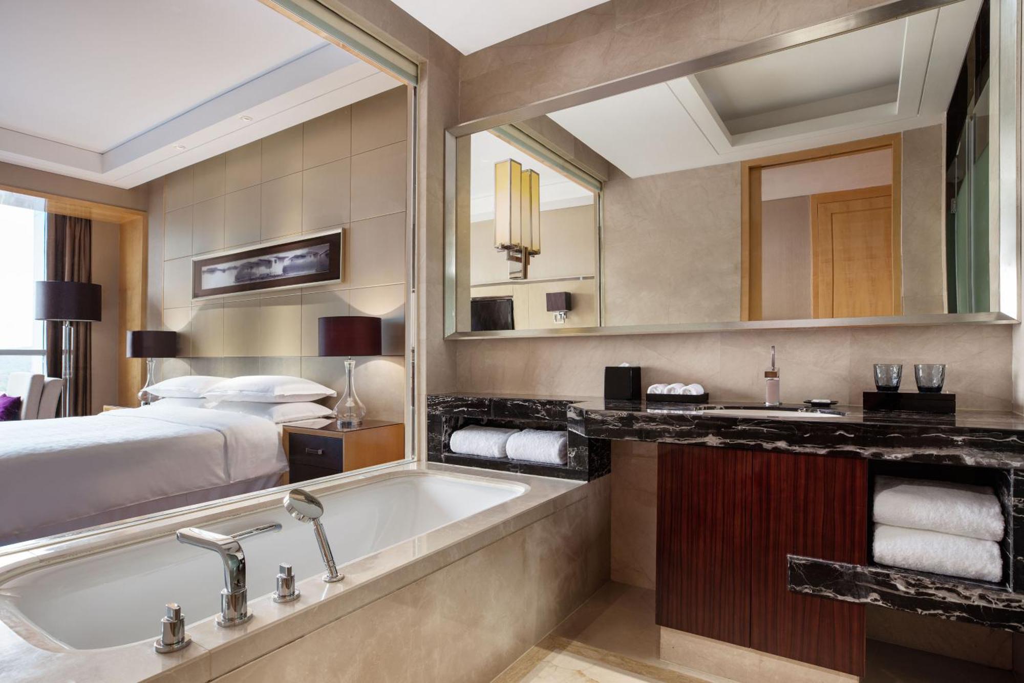 Sheraton Zhenjiang Hotel Exteriör bild
