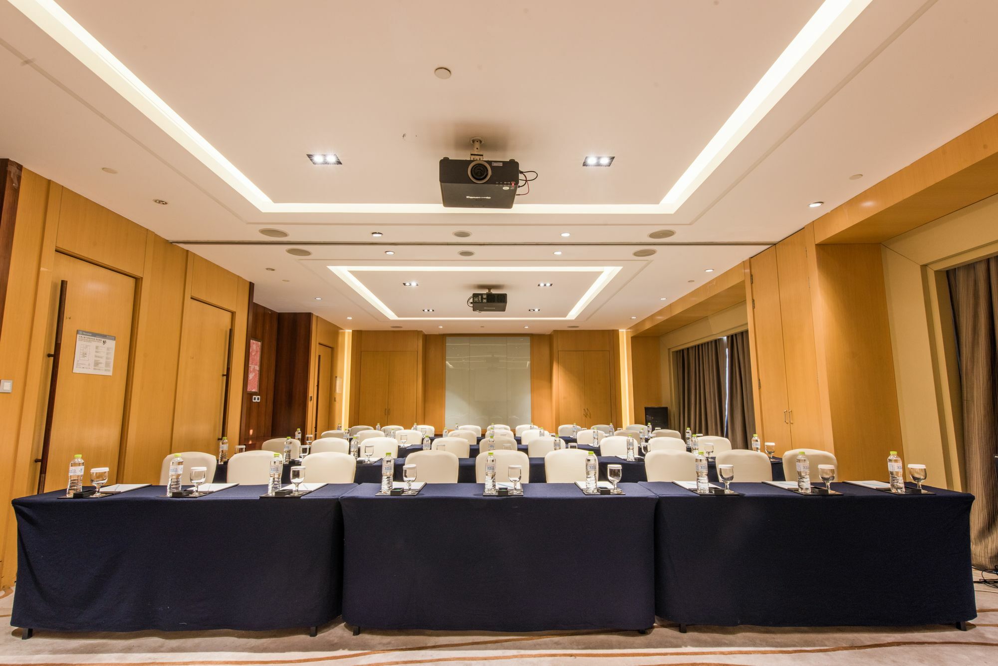 Sheraton Zhenjiang Hotel Exteriör bild