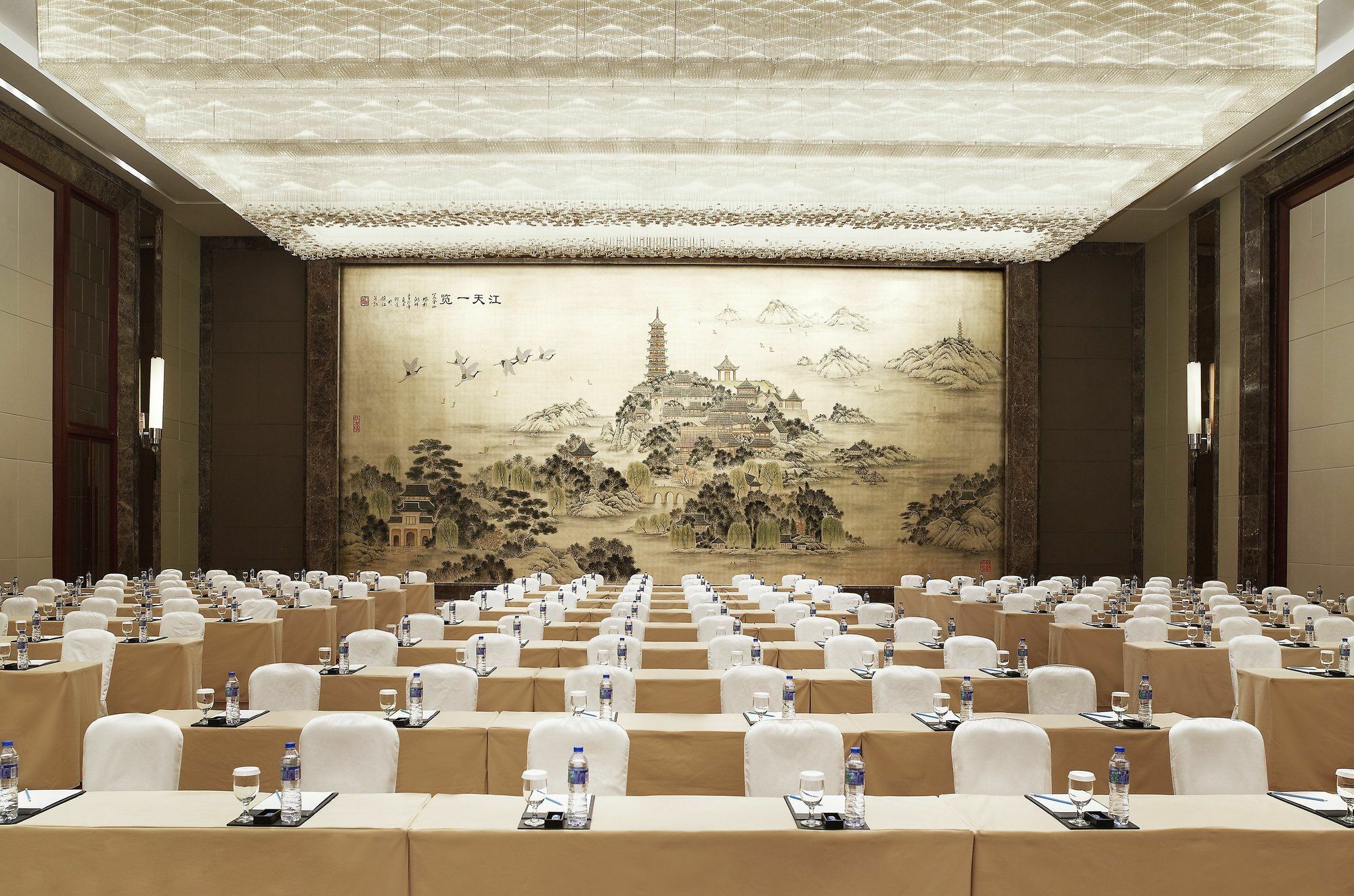 Sheraton Zhenjiang Hotel Exteriör bild